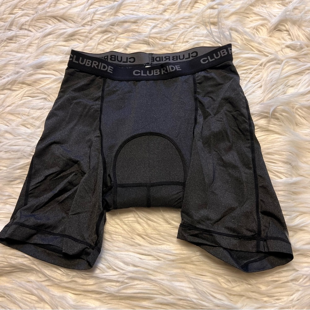 Club Ride Apparel Black Athletic bike padded Shorts Stretchy Fit